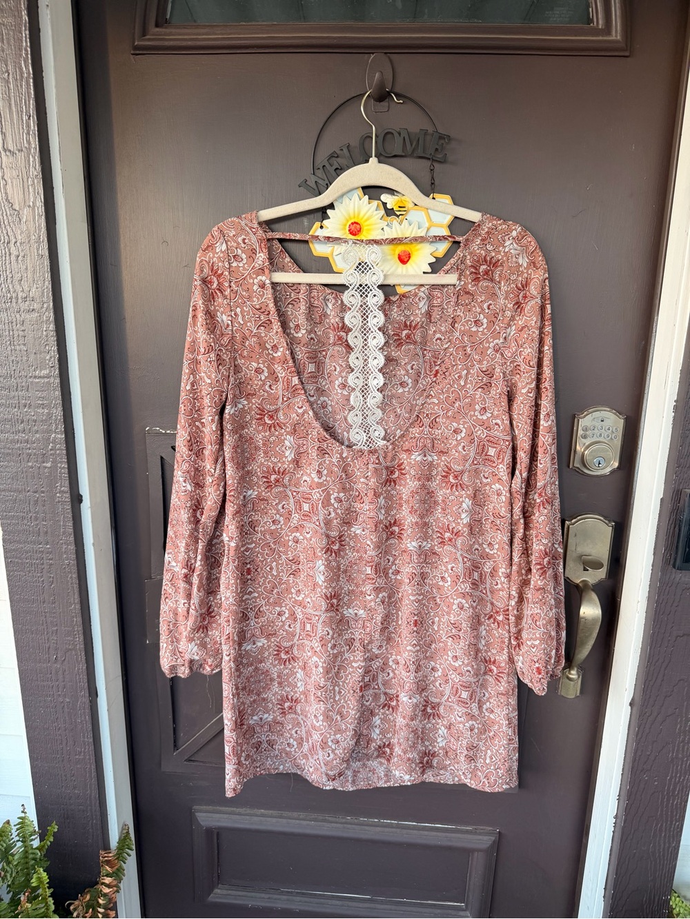 Charlotte Russe Long Sleeve Scoop Neck Dress in Dusty Rose Paisley